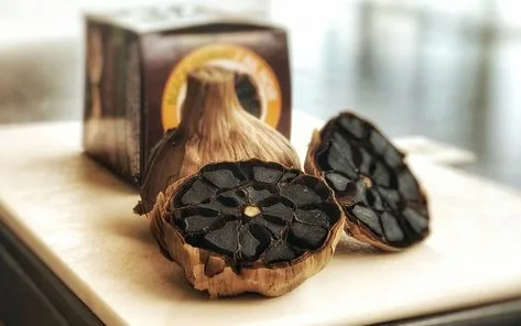 تصویر 3 از سیر سیاه چینی تخمیر شده با بسته‌ بندی لوکس